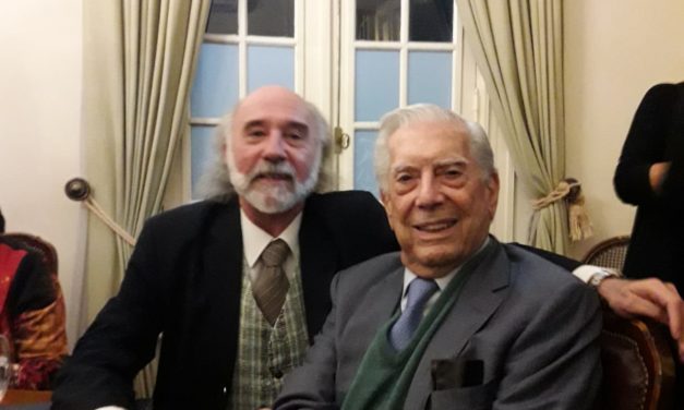 Con el Premio Nobel de Literatura Mario Vargas Llosa.