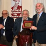 Distinción al escritor Antonio Las Heras al cumplir 50 años de miembro activo de la Sociedad Argentina de Escritores (SADE)